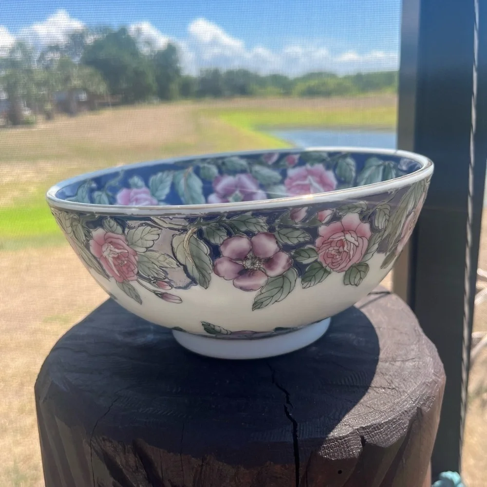Andrea by Sadek Round serving plate, tall, with floral pattern